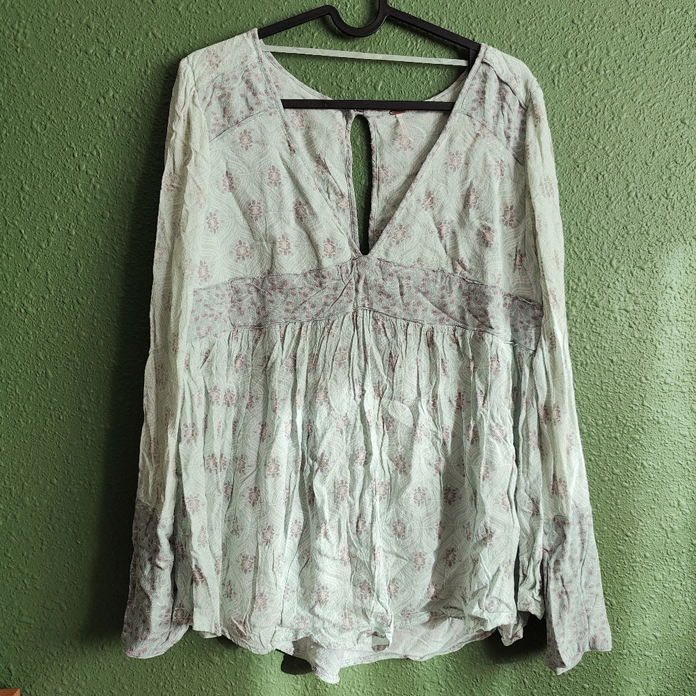 GUC FREE PEOPLE ROLLING HILLS BELL SLEEVE TUNIC TOP IN GREEN COMBO SIZE SMALL